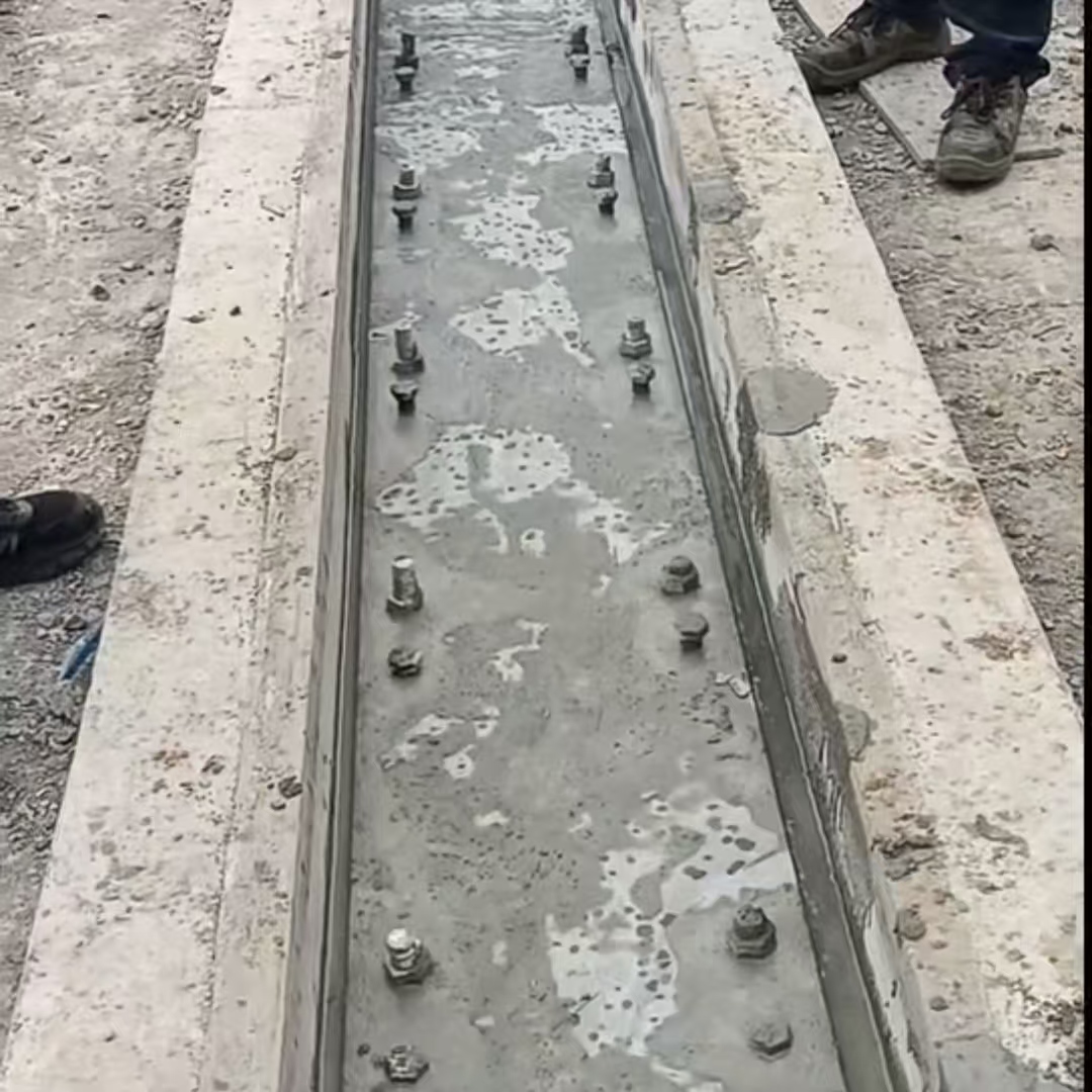 昆明港口码头起重机龙门吊重型机械设备稳固用早强快凝轨道胶泥
